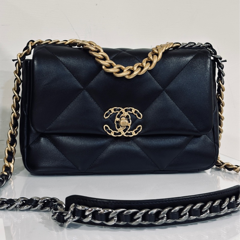 #全新帶膜 #全配🈶台灣購證 #芯片款 香奈兒黑金19bag小號-14
