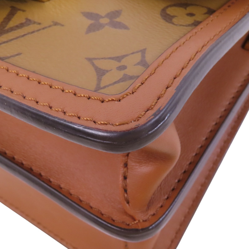 LOUIS VUITTON Monogram Reverse Mini Dauphine金扣肩背袋-11