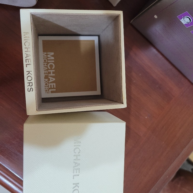 MICHAELKORS-4