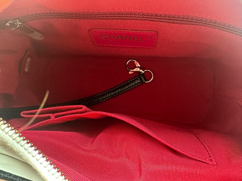 Chanel Gabrielle Hobo 熊貓流浪包 斜背包-11