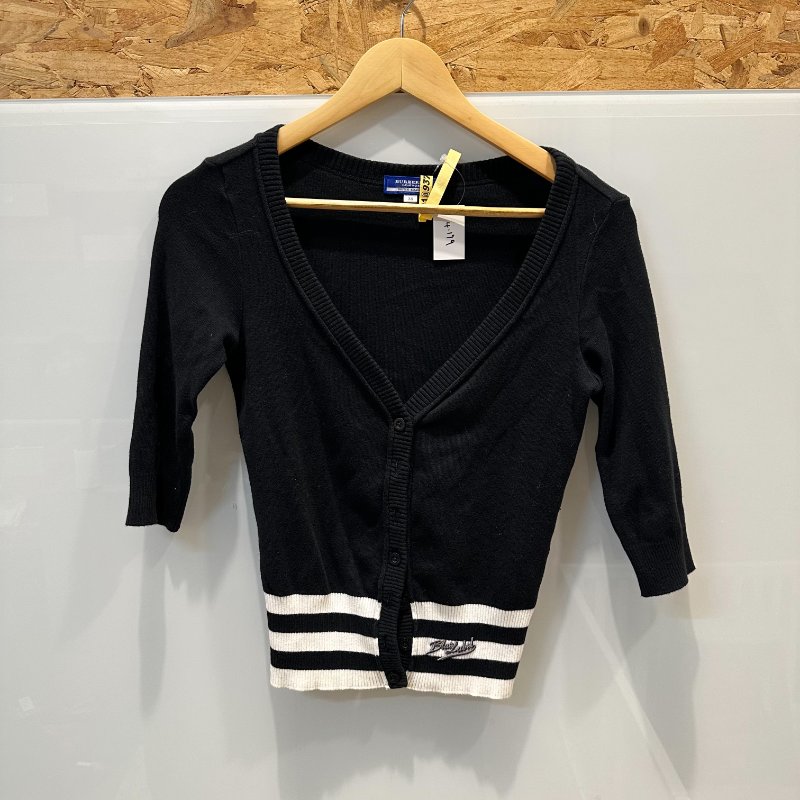 【美收精品】BURBERRY 黑白色針織上衣 4-179【隔月月中將轉賣至日本 上架期限30天】-0