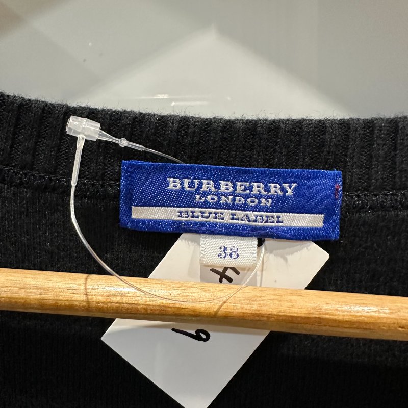 【美收精品】BURBERRY 黑白色針織上衣 4-179【隔月月中將轉賣至日本 上架期限30天】-5