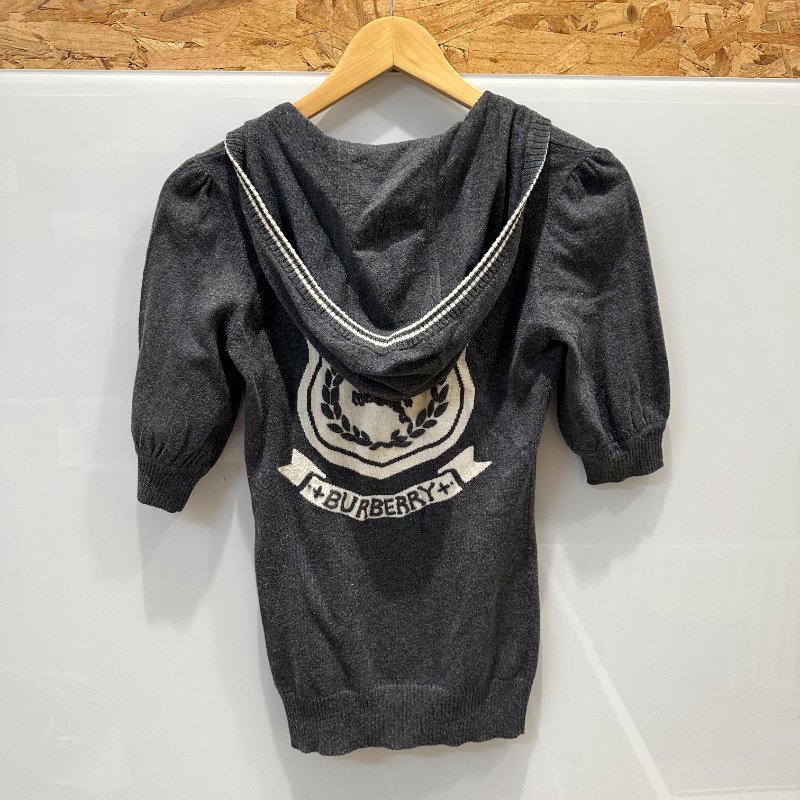 【美收精品】BURBERRY 灰白色連帽上衣 4-182【隔月月中將轉賣至日本 上架期限30天】-1