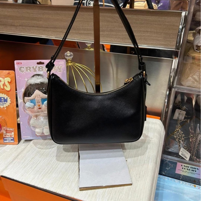 Prada Re-Edition hobo 牛皮 肩帶可調節長度-2