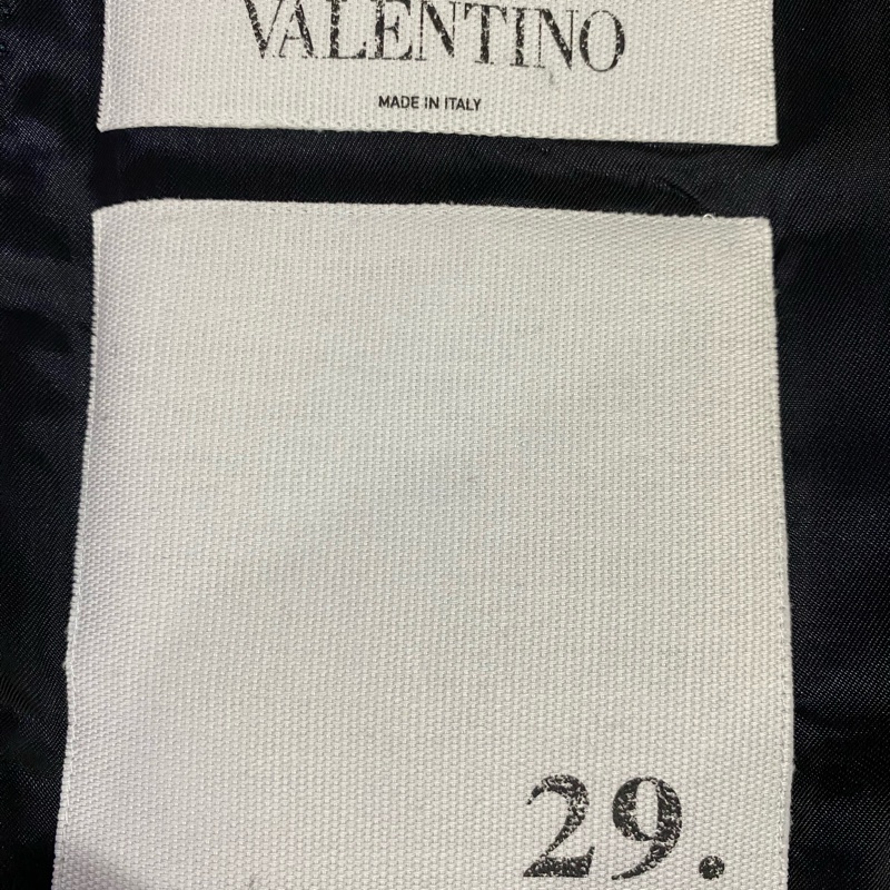 VALENTINO 黑色袖口飾卯釘西裝外套-6