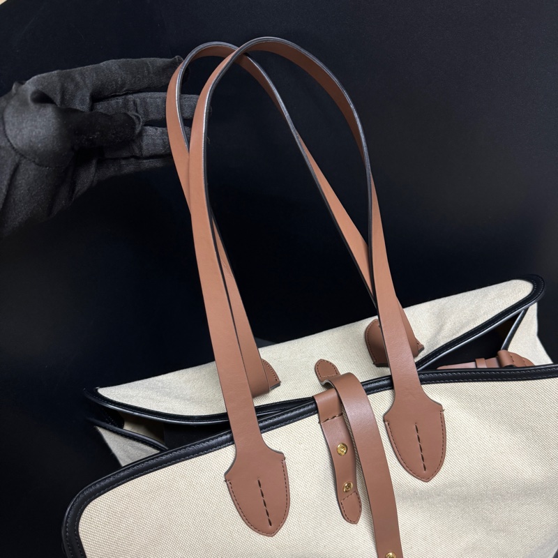 （全新品🆕） Burberry 巴寶莉 大號托特包 專櫃75000！-13