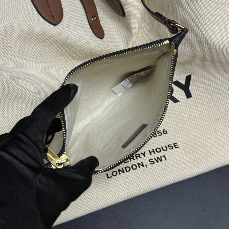(全新品🆕) Burberry 巴寶莉 大號托特包 專櫃75000!-17