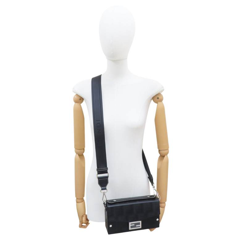 黑色 帆布小牛皮飾邊 Baguette Soft Trunk 硬殼 肩背包【FENDI 芬迪】 7VA565-6