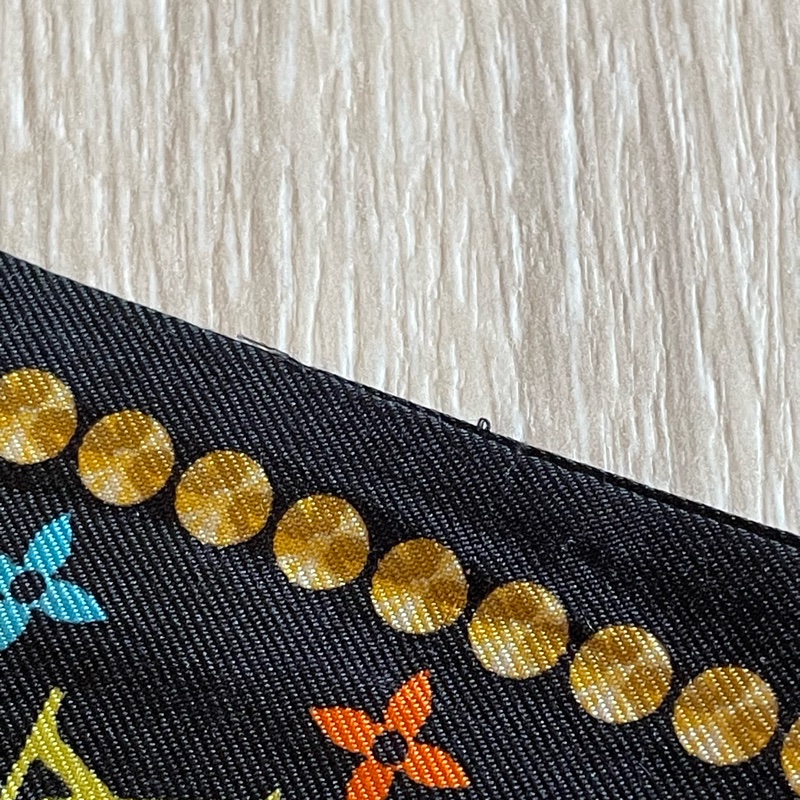 LV Louis Vuitton 黑彩絲巾-13