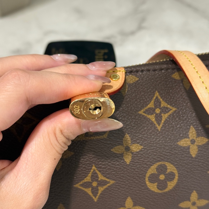 🌟新款麻將包🌟LV 原花Pochette Tirette金釦手提肩斜背麻將包M12859-6