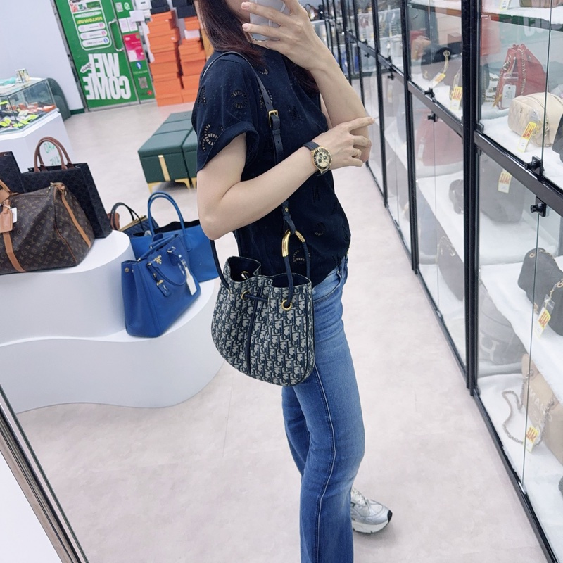DIOR Nolita Medium Size 藍色緹花吊籃包-1