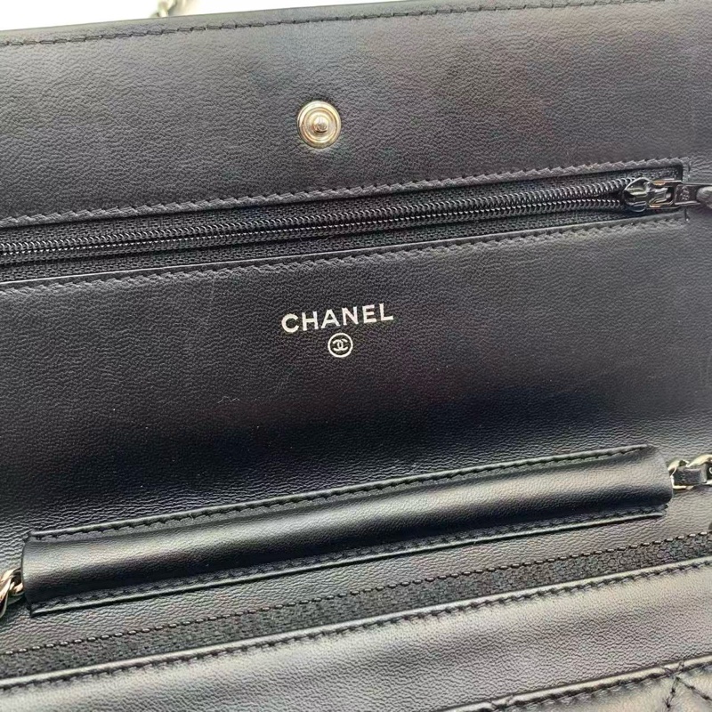 CHANEL WOC wallet in chain 黑色羊皮斜褙袋-4
