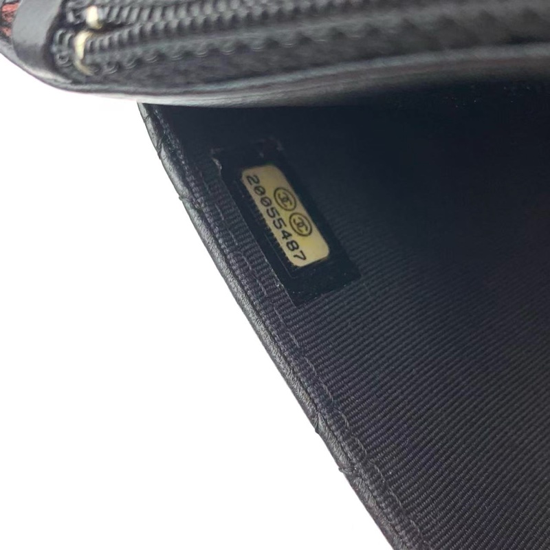 CHANEL WOC wallet in chain 黑色羊皮斜褙袋-9