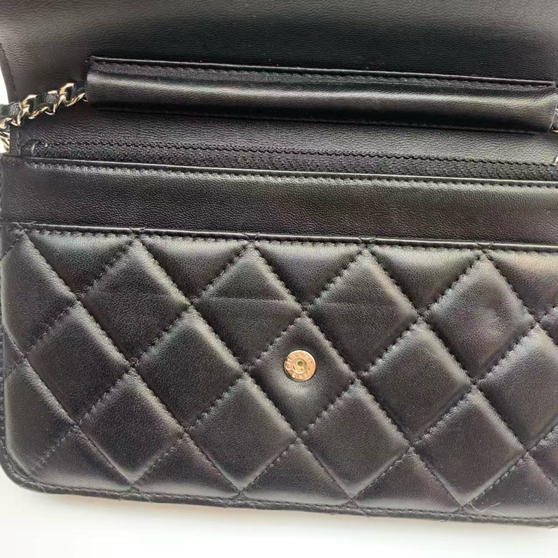 CHANEL WOC wallet in chain 黑色羊皮斜褙袋-12