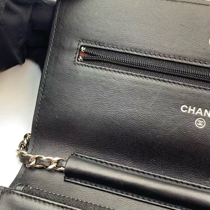 CHANEL WOC wallet in chain 黑色羊皮斜褙袋-13