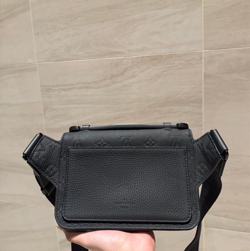 LV路易威登S Lock Sling黑色郵差包-3