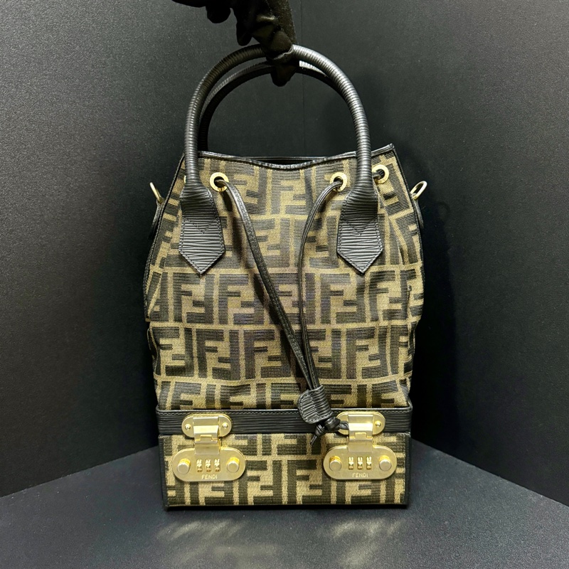 （極新｜限量絕版款🎁） FENDI 芬迪 限量逸品 斜背包 專櫃21萬！-9