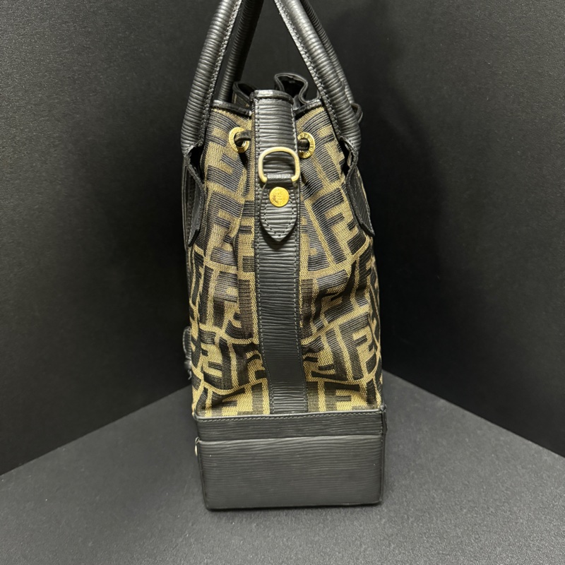 （極新｜限量絕版款🎁） FENDI 芬迪 限量逸品 斜背包 專櫃21萬！-17
