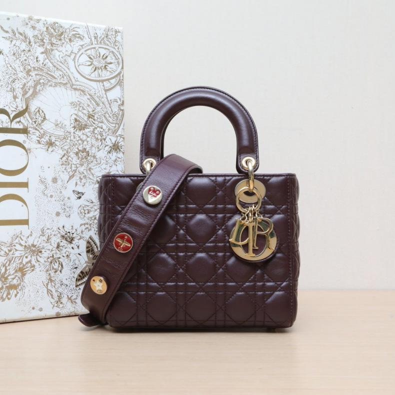 Lady Dior 戴妃包四格徽章肩帶深巧克力色皮革S金扣 2017-0
