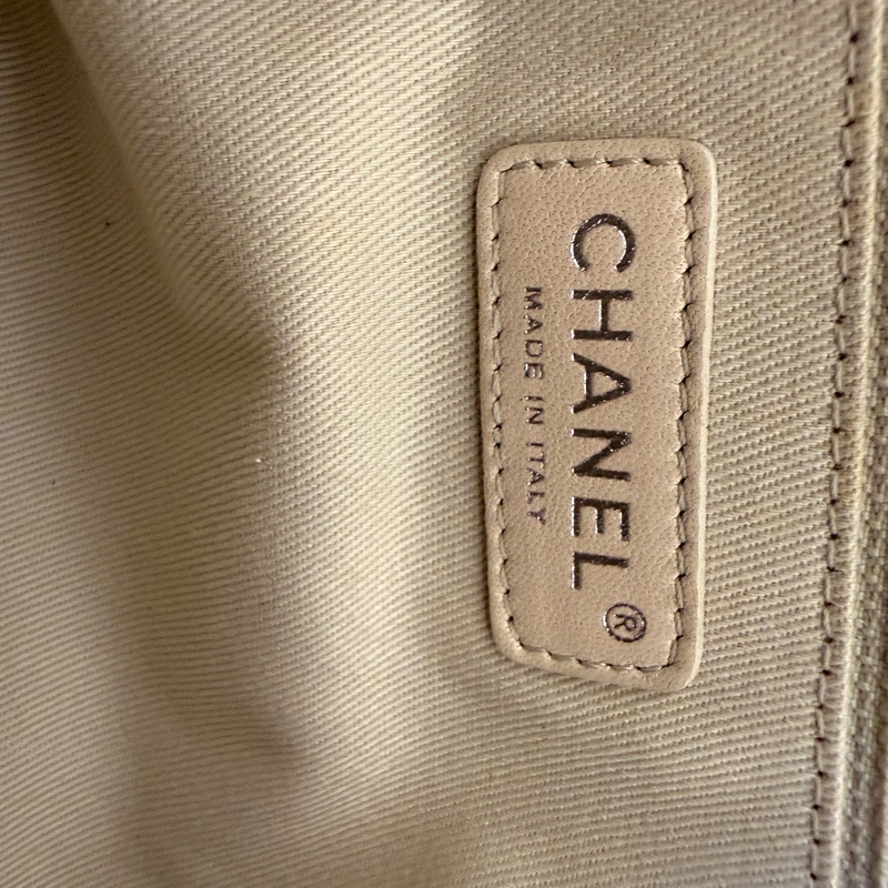 Chanel 2.55 Reissue Flap Bag – Aged Calfskin (皺摺小羊皮酒紅色)-21