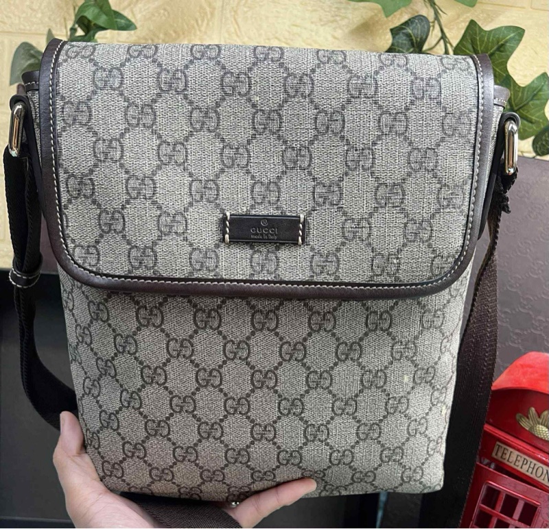 💥Gucci 防水 PVC 223666下蓋掀蓋磁釦 斜背包/郵差包（中性款）💥-8
