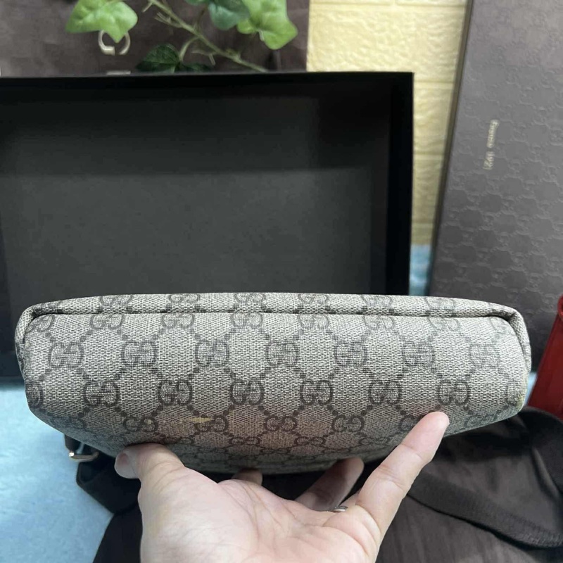 💥Gucci 防水 PVC 223666下蓋掀蓋磁釦 斜背包/郵差包(中性款)💥-46