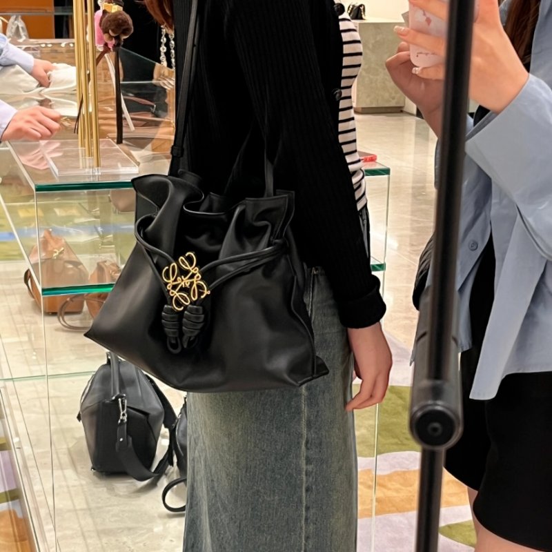 🎉新品好折扣✨Loewe 柔軟納帕小羊皮中款 Flamenco 包 黑色-3