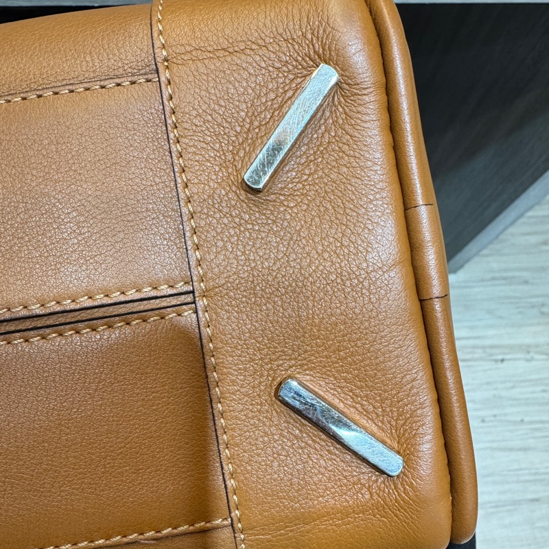 Loewe焦糖棕牛皮amazona 75手提側背包-12