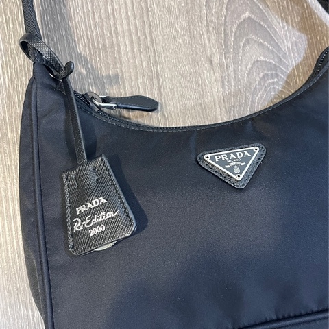 Prada Hobo Re-edition 2000 Black