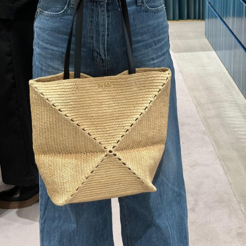 🎉新品好折扣✨Loewe 中型酒椰纖維 Puzzle Fold 托特包 自然色-20