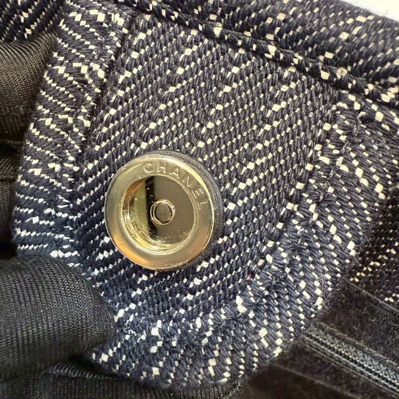 CHANEL深藍色白線帆布淡金鍊沙灘包AS3351-18