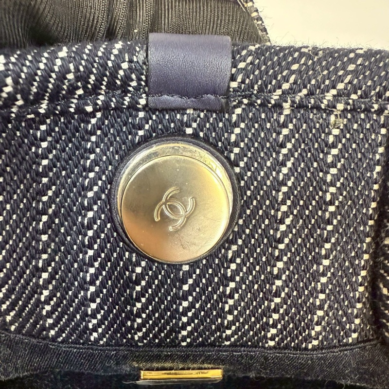 CHANEL深藍色白線帆布淡金鍊沙灘包AS3351-20