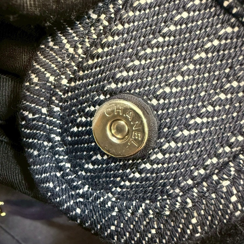 CHANEL深藍色白線帆布淡金鍊沙灘包AS3351-23