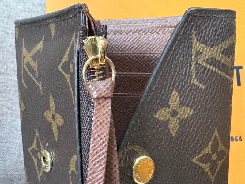《專櫃大全配》Lv Vactorine 老花咖啡色經典短夾-4