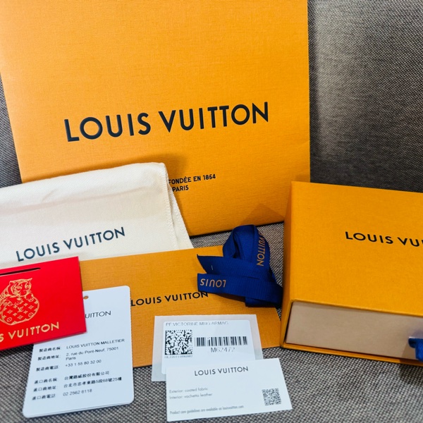 《專櫃大全配》Lv Vactorine 老花咖啡色經典短夾-18