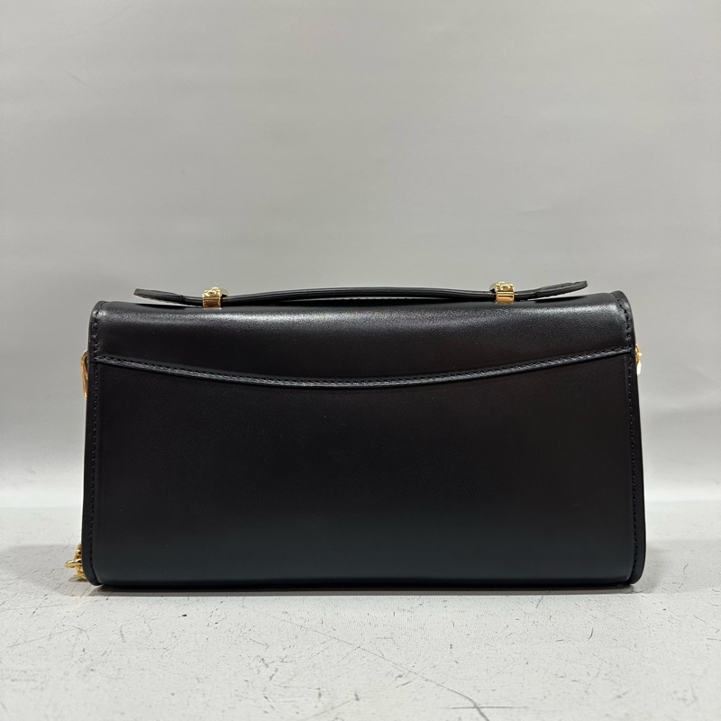 LV m12143 黑色牛皮金鏈斜背包 Wallet On Chain Capucines-1