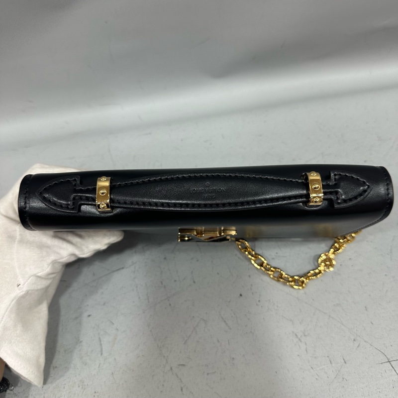LV m12143 黑色牛皮金鏈斜背包 Wallet On Chain Capucines-12