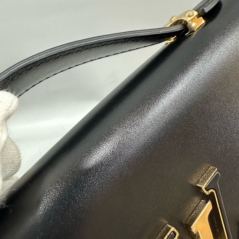 LV m12143 黑色牛皮金鏈斜背包 Wallet On Chain Capucines-16