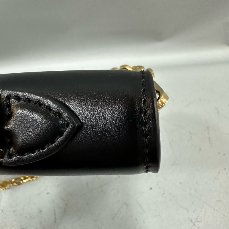 LV m12143 黑色牛皮金鏈斜背包 Wallet On Chain Capucines-17