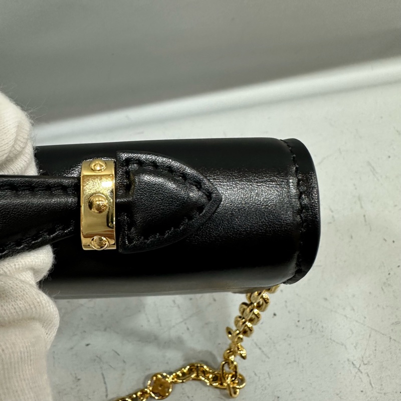 LV m12143 黑色牛皮金鏈斜背包 Wallet On Chain Capucines-18