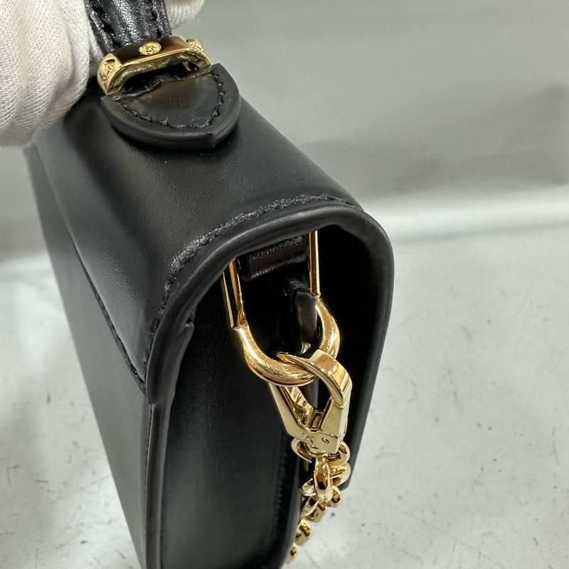 LV m12143 黑色牛皮金鏈斜背包 Wallet On Chain Capucines-19