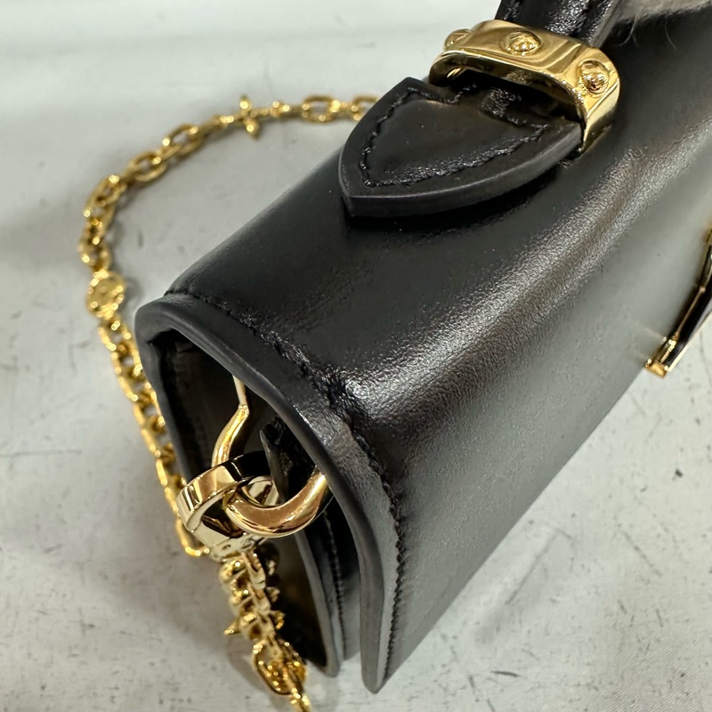 LV m12143 黑色牛皮金鏈斜背包 Wallet On Chain Capucines-20