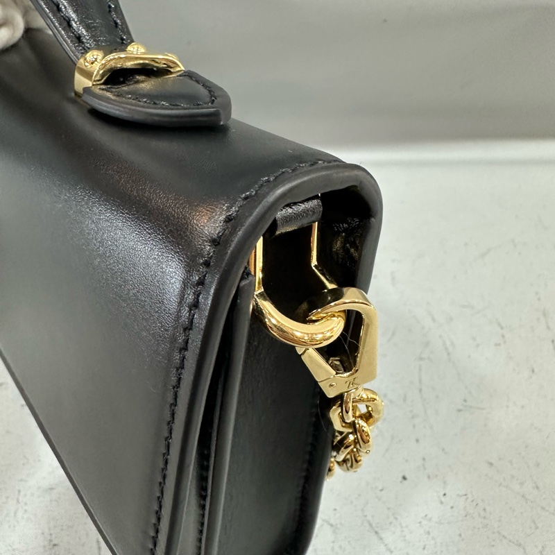 LV m12143 黑色牛皮金鏈斜背包 Wallet On Chain Capucines-21