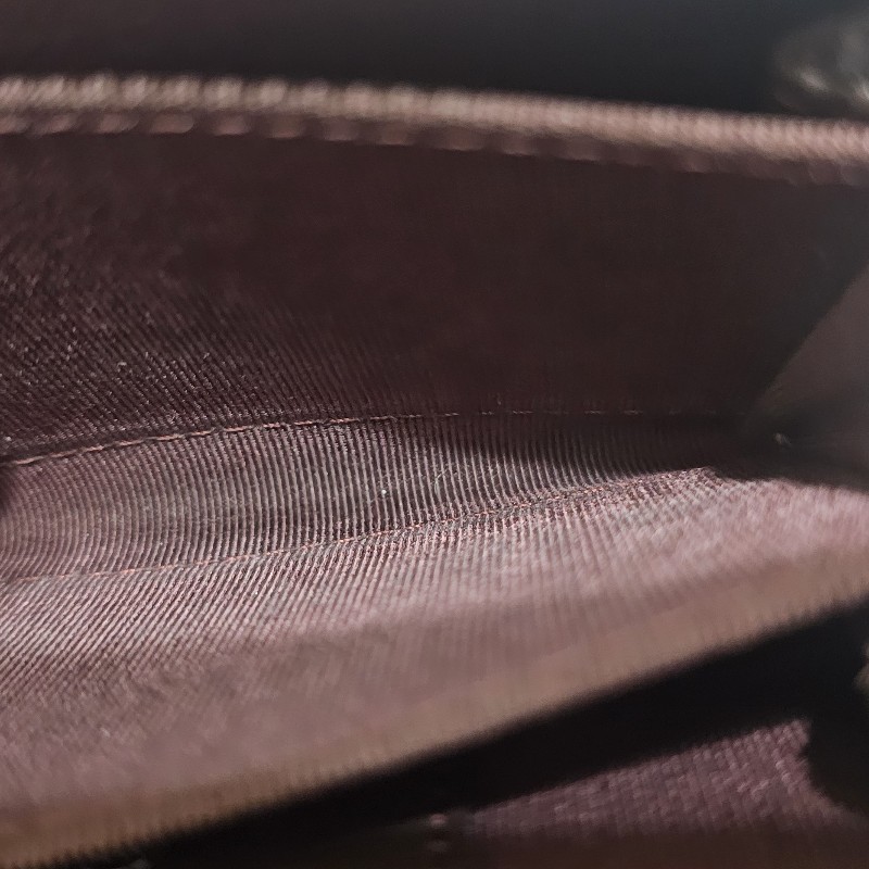Chanel 經典荔枝紋牛皮銀扣ㄇ型拉鍊零錢包-13