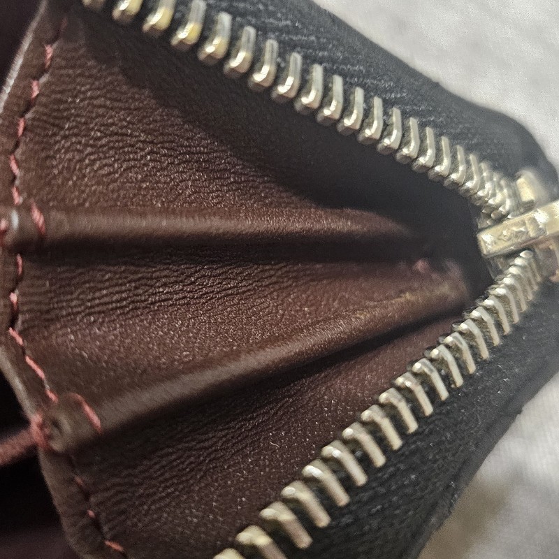 Chanel 經典荔枝紋牛皮銀扣ㄇ型拉鍊零錢包-15