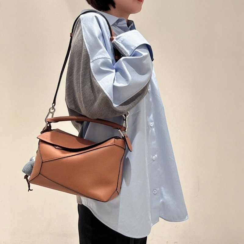 🎉新品好折扣✨Loewe 小款經典小牛皮 Puzzle 包 焦糖色-4
