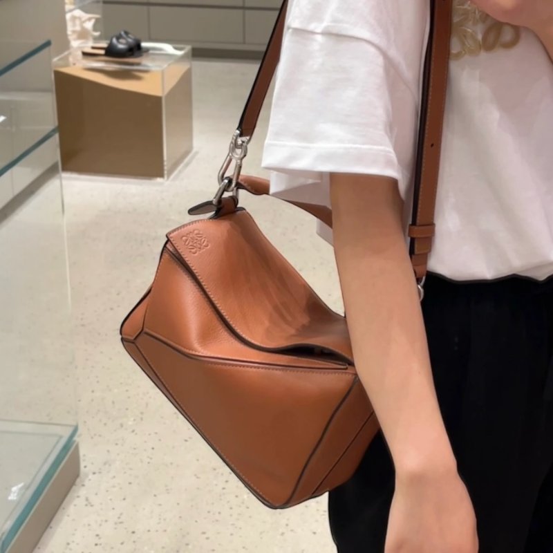 🎉新品好折扣✨Loewe 小款經典小牛皮 Puzzle 包 焦糖色-5