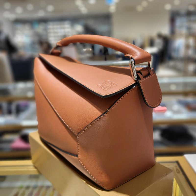 🎉新品好折扣✨Loewe 小款經典小牛皮 Puzzle 包 焦糖色-7