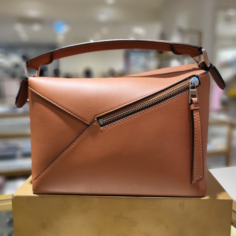 🎉新品好折扣✨Loewe 小款經典小牛皮 Puzzle 包 焦糖色-9