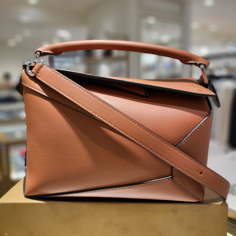 🎉新品好折扣✨Loewe 小款經典小牛皮 Puzzle 包 焦糖色-10